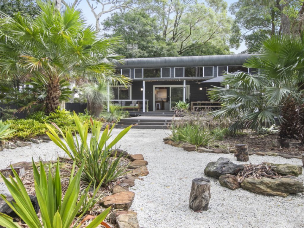 Tanglewood Pearl Beach, Fire pit, walk to beach